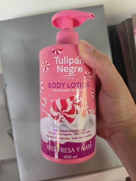 Tulipan Negro Body Lotion Fresa y Nata &mdash; лосьйон для тіла з ароматом полуниці та вершків TN-BL-FRESA-NATA-400 фото