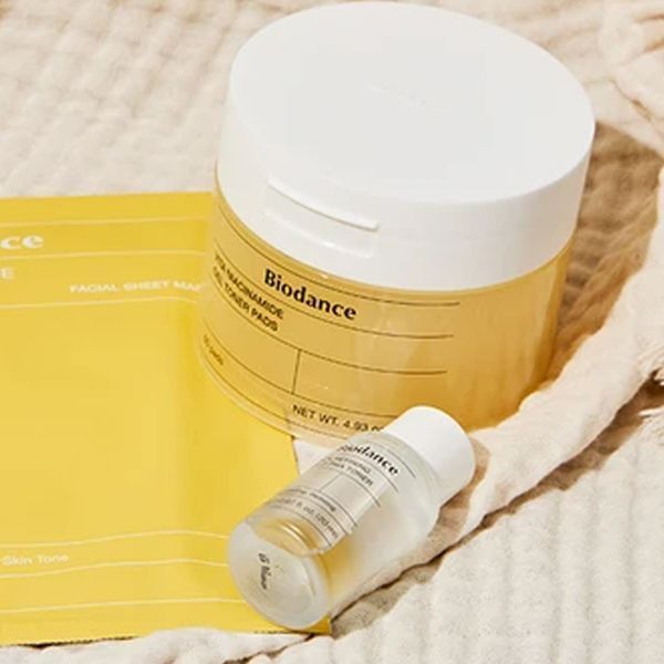 Гелеві тонер-пади для сяйва та вирівнювання тону Vita Niacinamide Gel Toner Pads Biodance 60шт 1781428906506 фото