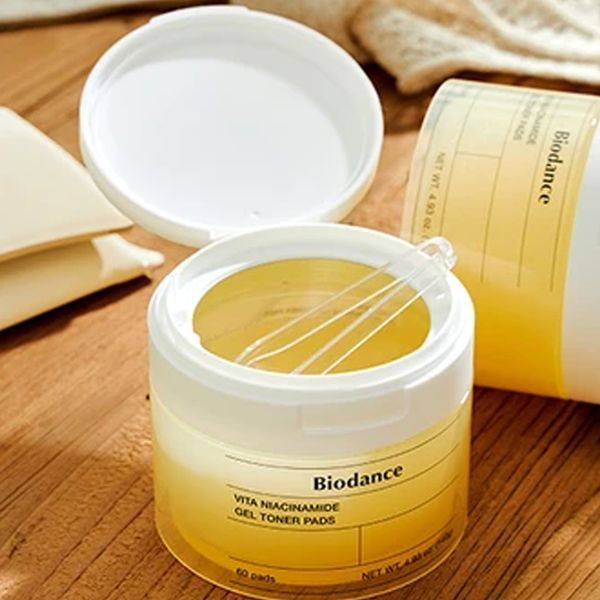 Гелеві тонер-пади для сяйва та вирівнювання тону Vita Niacinamide Gel Toner Pads Biodance 60шт 1781428906506 фото