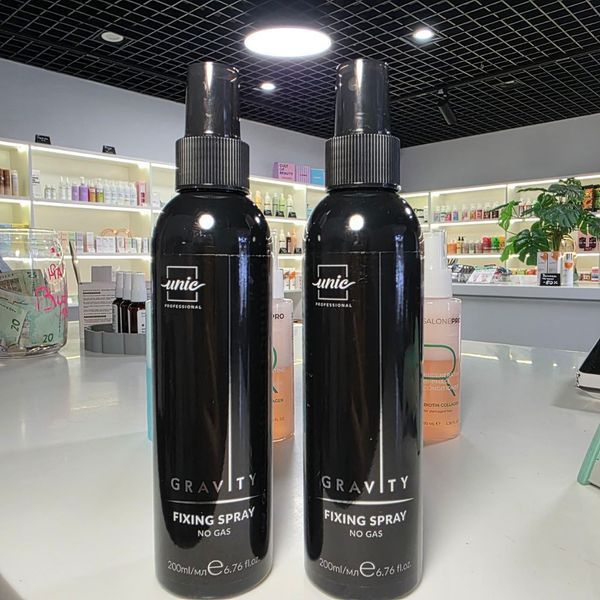 Рідкий лак для волосся сильної фіксації UNIC Gravity Fixing Spray 200мл 1790329928850 фото